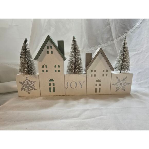 Decorative wooden House and Tree Table Sign - Picture 1 of 5
